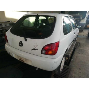 ford fiesta berlina del año 1999