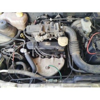 ford fiesta berlina del año 1999