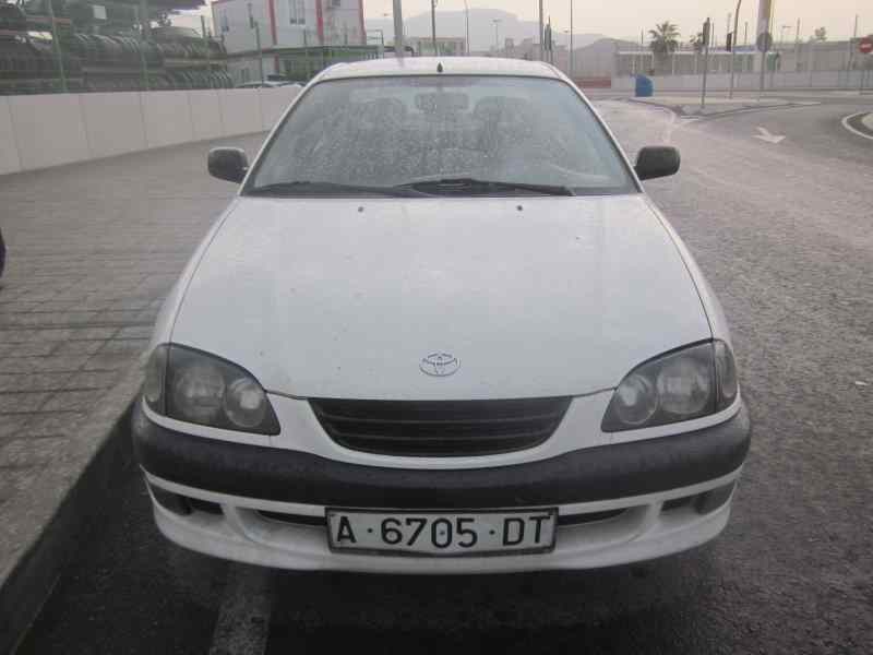toyota avensis berlina (t 22) del año 1998