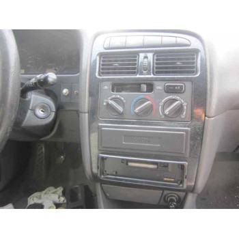 toyota avensis berlina (t 22) del año 1998