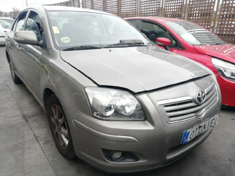 TOYOTA AVENSIS BERLINA (T25)