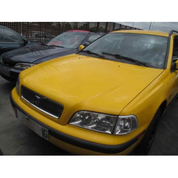 volvo v40 familiar del año 2000