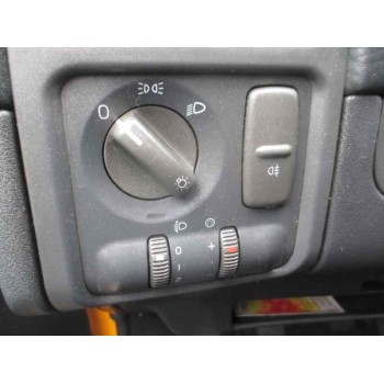 volvo v40 familiar del año 2000