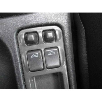 volvo v40 familiar del año 2000