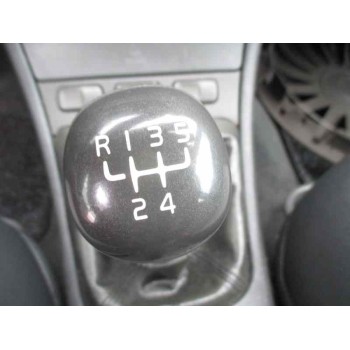 volvo v40 familiar del año 2000