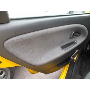 volvo v40 familiar del año 2000