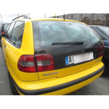 volvo v40 familiar del año 2000
