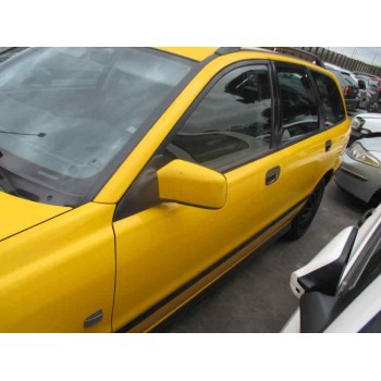 volvo v40 familiar del año 2000