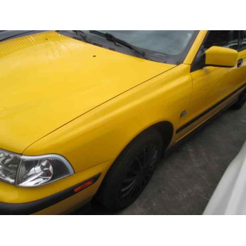 volvo v40 familiar del año 2000