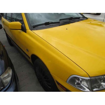 volvo v40 familiar del año 2000