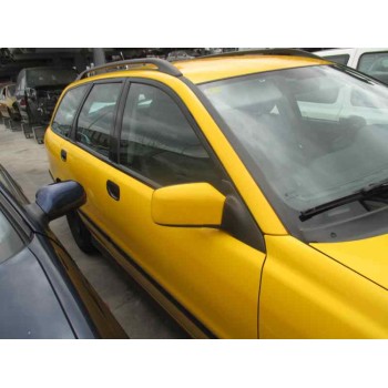 volvo v40 familiar del año 2000