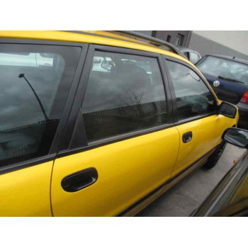 volvo v40 familiar del año 2000