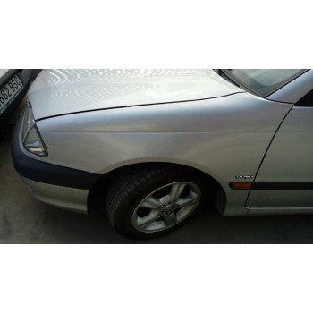 toyota avensis berlina (t 22) del año 2000