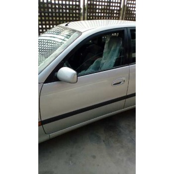 toyota avensis berlina (t 22) del año 2000