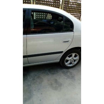 toyota avensis berlina (t 22) del año 2000