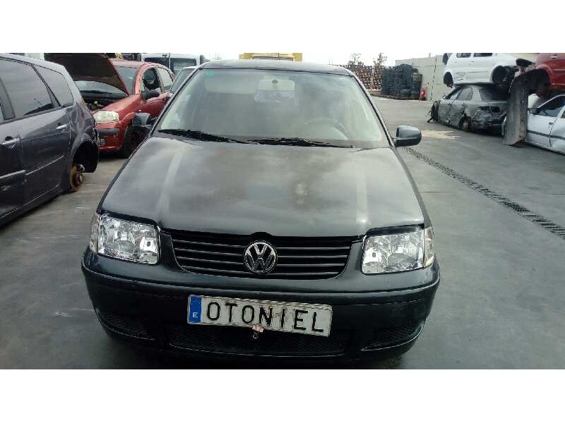 VOLKSWAGEN POLO BERLINA (6N2)