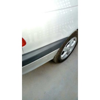 toyota avensis berlina (t 22) del año 2000