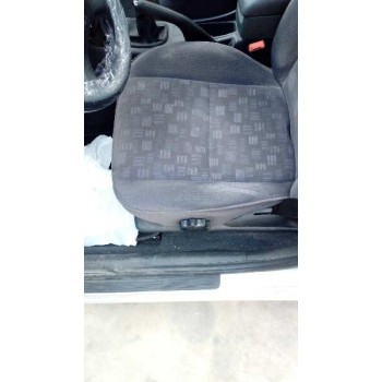 toyota avensis berlina (t 22) del año 2000