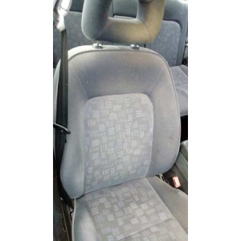 toyota avensis berlina (t 22) del año 2000