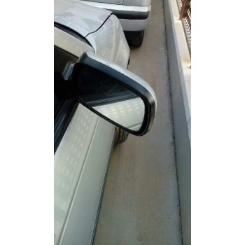 toyota avensis berlina (t 22) del año 2000