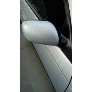 toyota avensis berlina (t 22) del año 2000