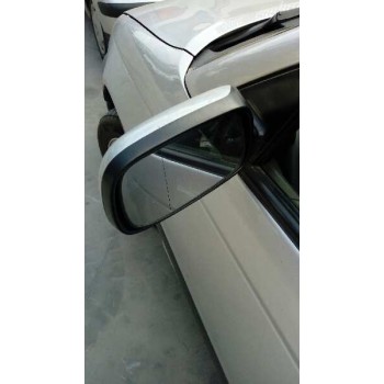 toyota avensis berlina (t 22) del año 2000