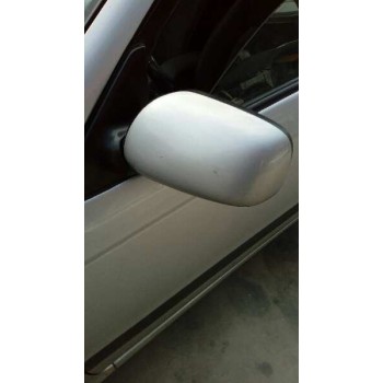 toyota avensis berlina (t 22) del año 2000