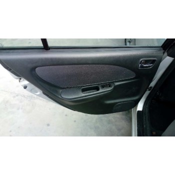 toyota avensis berlina (t 22) del año 2000