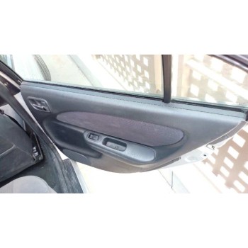 toyota avensis berlina (t 22) del año 2000