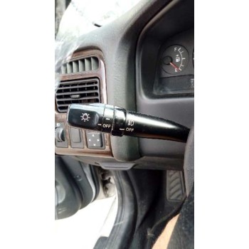 toyota avensis berlina (t 22) del año 2000