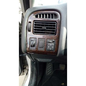 toyota avensis berlina (t 22) del año 2000