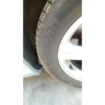 toyota avensis berlina (t 22) del año 2000