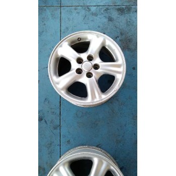 toyota avensis berlina (t 22) del año 2000