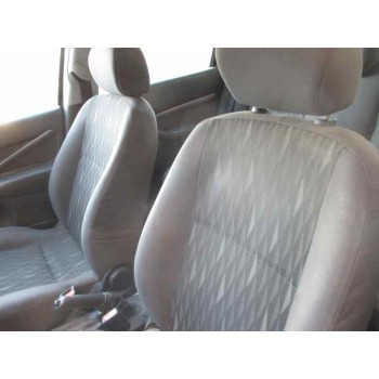 ford focus berlina (cak) del año 2003