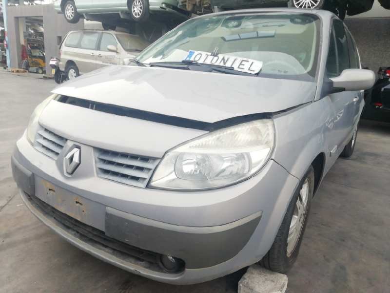 renault grand scenic del año 2005