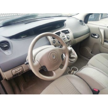 renault grand scenic del año 2005