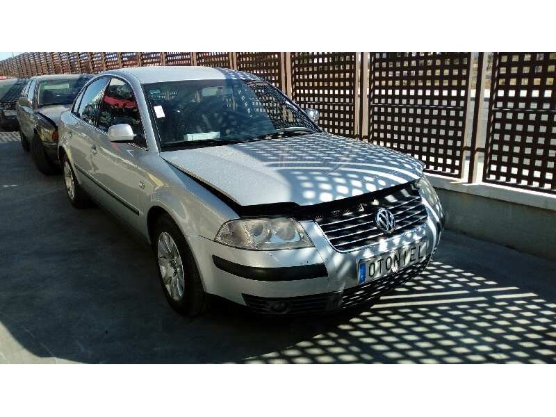 VOLKSWAGEN PASSAT BERLINA (3B3)