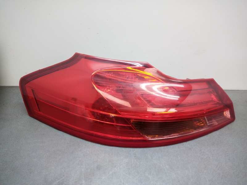 Recambio de piloto trasero izquierdo para opel insignia sports tourer 2.0 cdti cat referencia OEM IAM 13226858 RANCHERA 