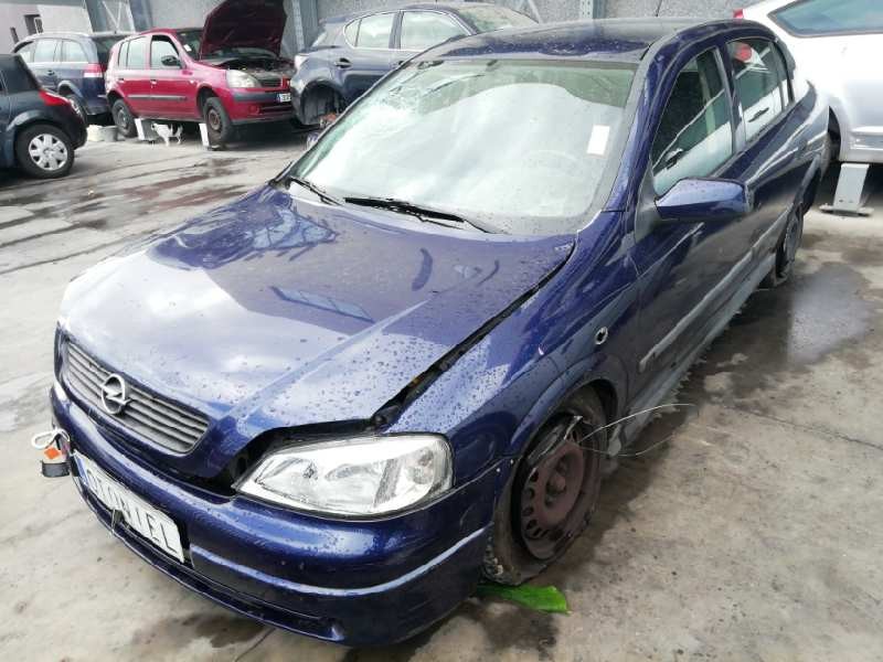 opel astra g berlina del año 2000