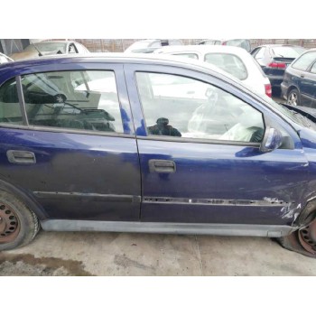 opel astra g berlina del año 2000