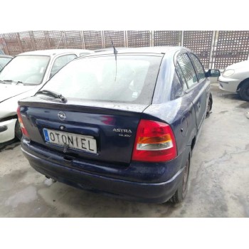 opel astra g berlina del año 2000