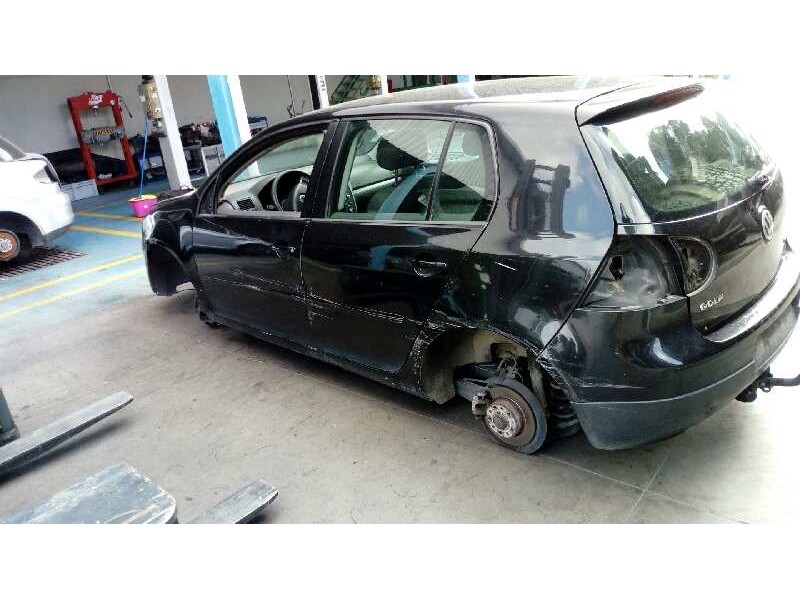 VOLKSWAGEN GOLF V BERLINA (1K1)