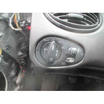 ford focus berlina (cak) del año 2001