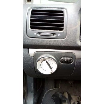 volkswagen golf v berlina (1k1) del año 2004