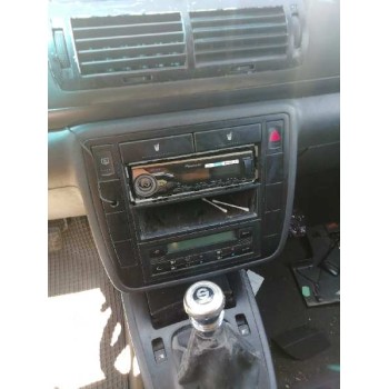 seat alhambra (7v9) del año 2004