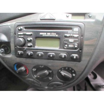 ford focus berlina (cak) del año 2001