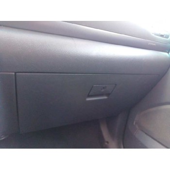 seat alhambra (7v9) del año 2004