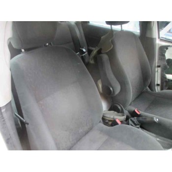 ford focus berlina (cak) del año 2001