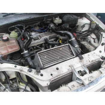 ford focus berlina (cak) del año 2001