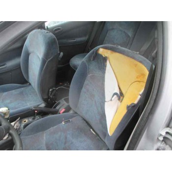 peugeot 206 berlina del año 2000